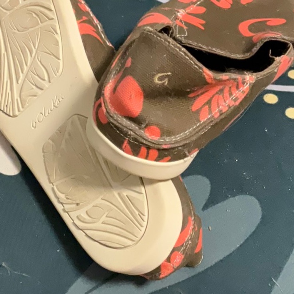 Olukai canvas floral slip on shoe - Picture 5 of 5